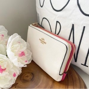 NWT Coach leather wristlet